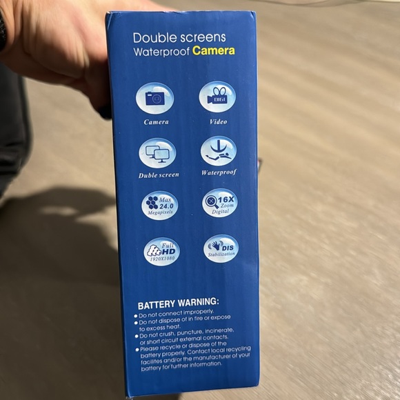 NEW IN BOX Waterproof Camera - Picture 4 of 5